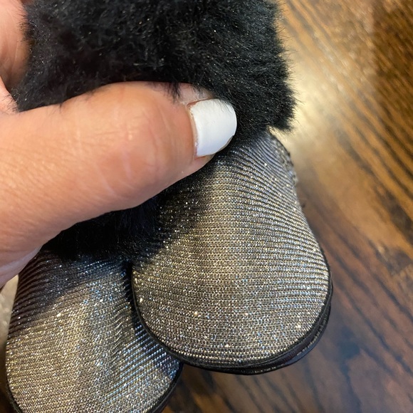 Stuart Weitzman size 1 baby glitter & fur boot - Picture 5 of 6